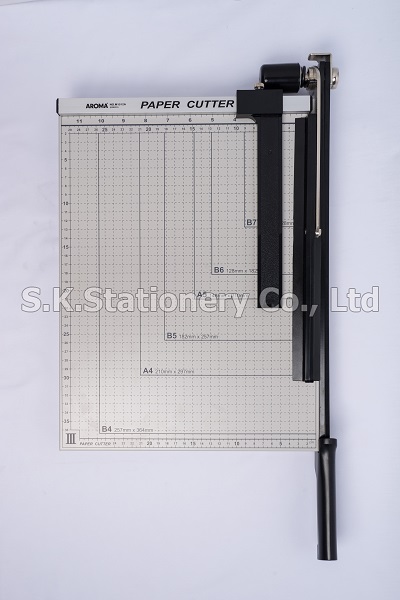 แท่นตัดกระดาษ AROMA #M1512A ขนาด 15''x12''